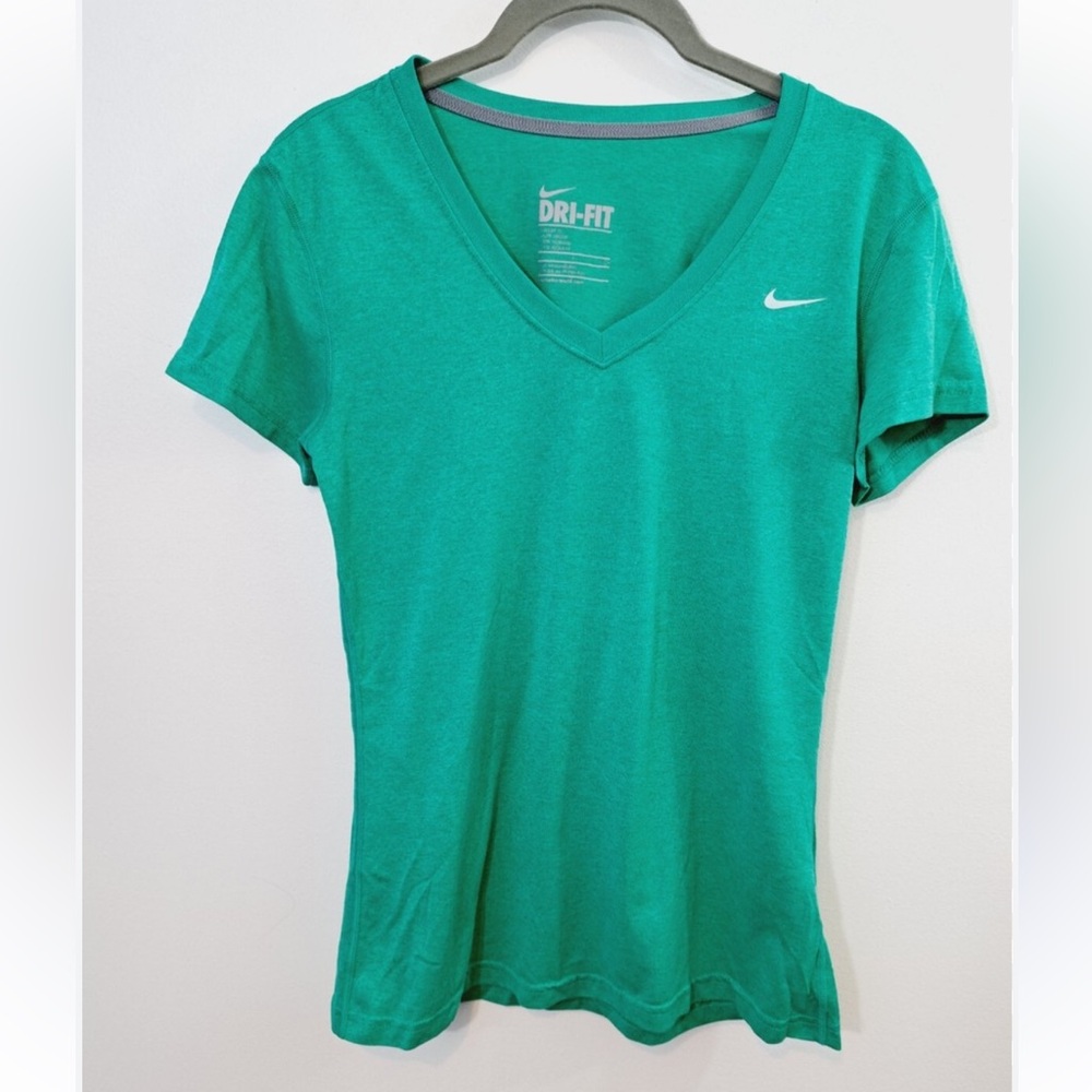 Nike 💚 Women's Green Dri-FIT V-Neck Top